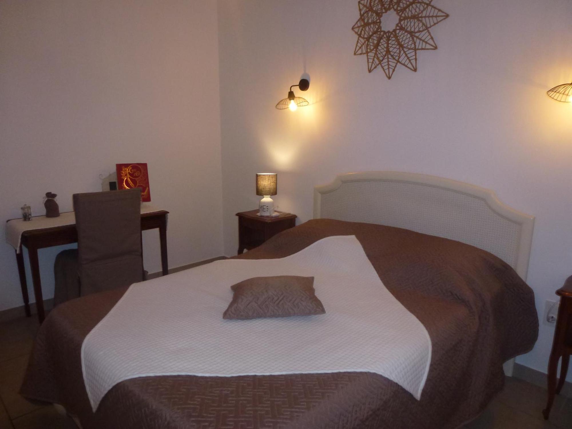 Chambre D'Hotes La Pinede Lambesc Exteriör bild