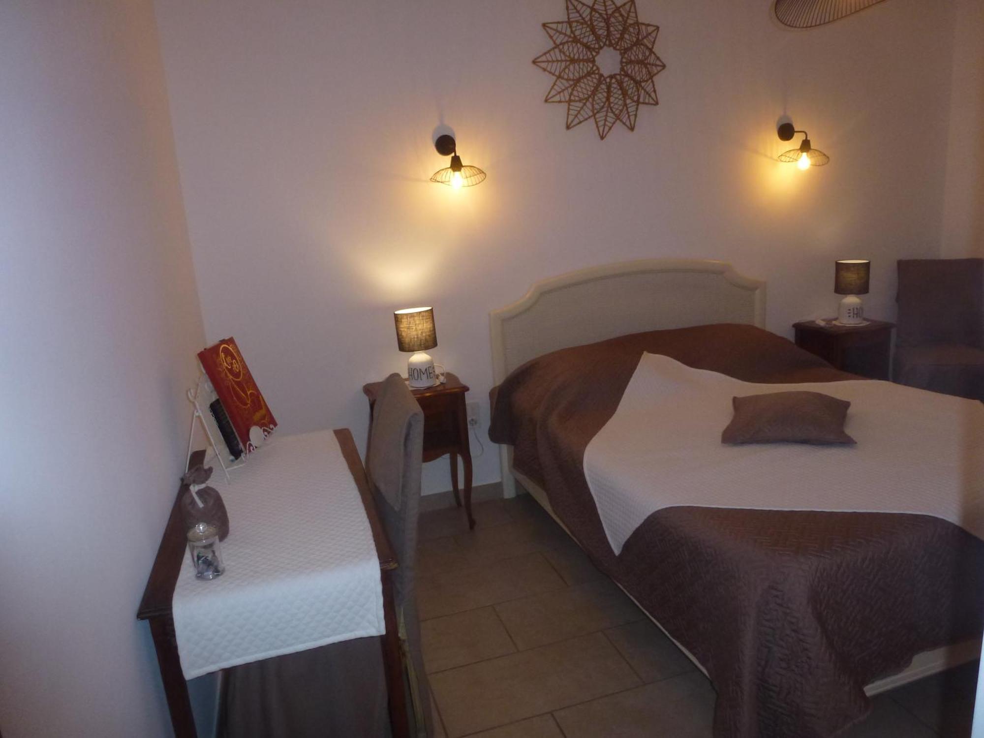 Chambre D'Hotes La Pinede Lambesc Exteriör bild